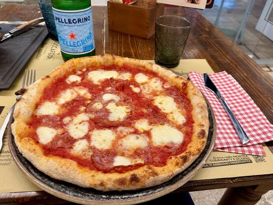 Today’s pizza diavola.
The quality of the ingredients is top, here.