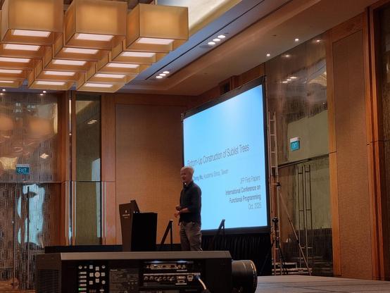 Shin-Cheng Mu in front of his first slide.